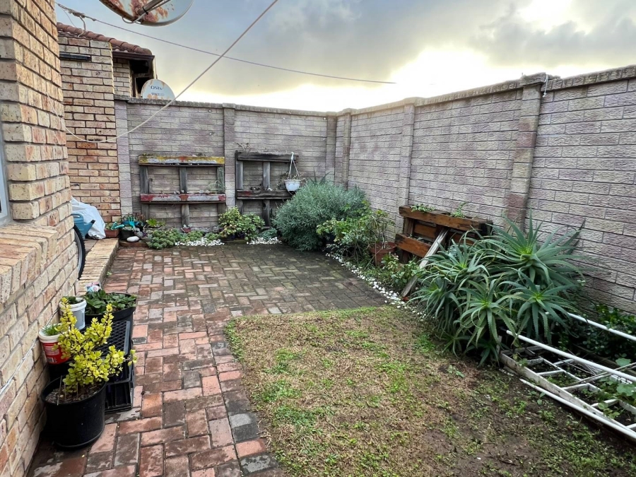 To Let 2 Bedroom Property for Rent in Walmer Heights Eastern Cape